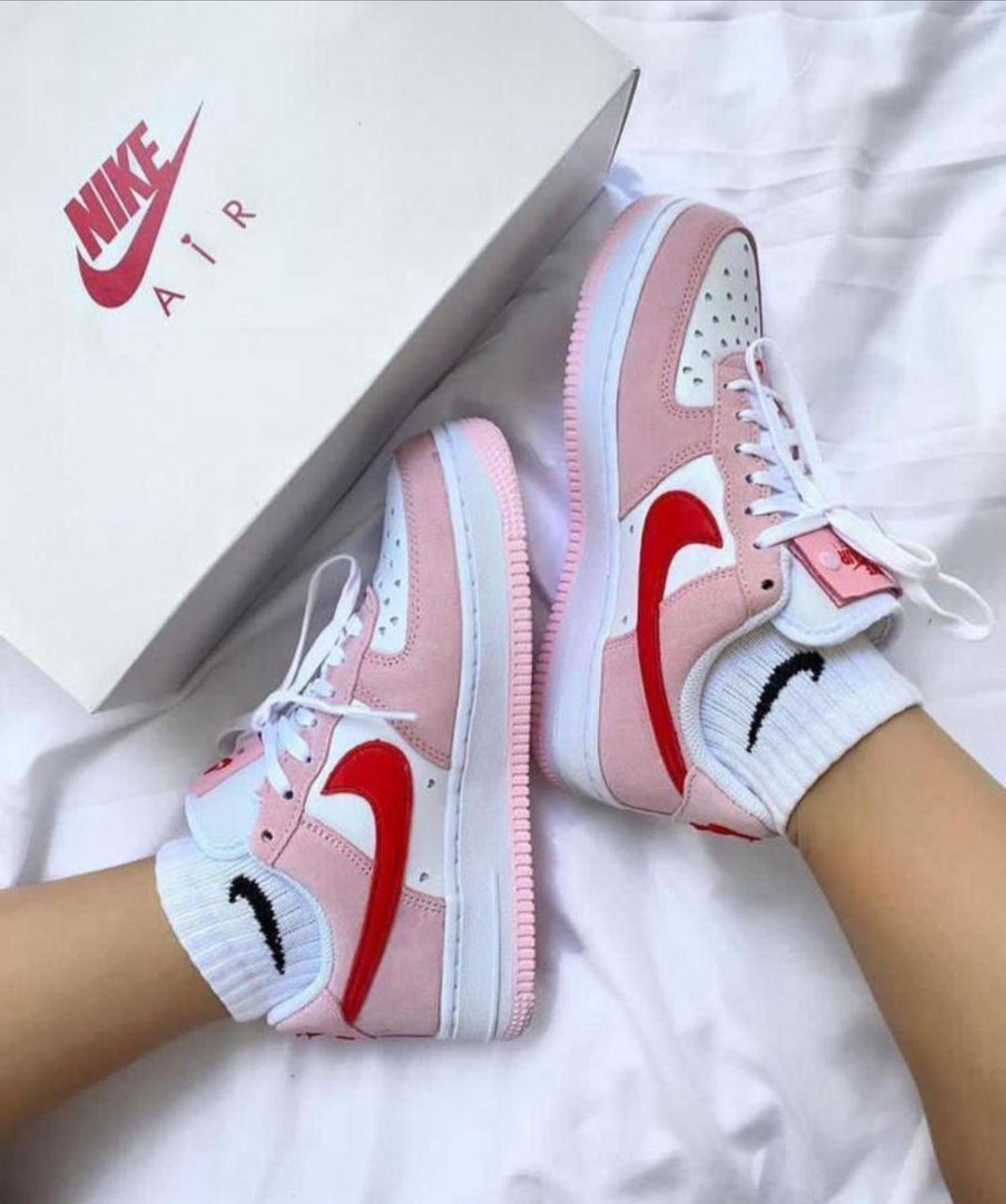 Nike Airforce Valentines Suede (Alt)
